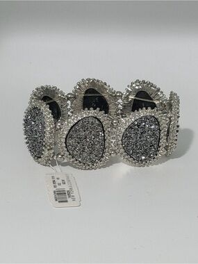 Silver Glitter Teardrop Stretch Bracelet -  Elegant Sparkle
